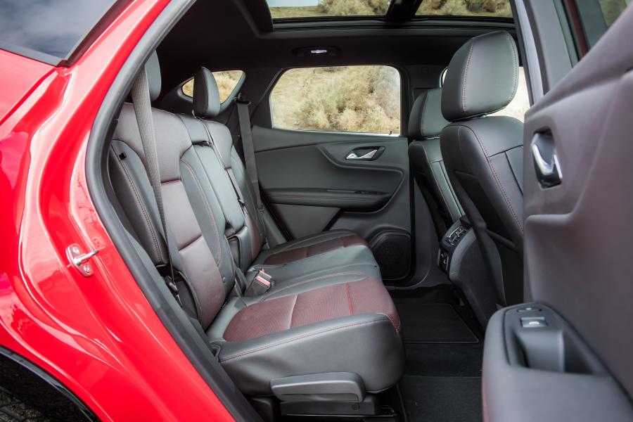 Интерьер Chevrolet Blazer RS 2019 года  (фото 26 из 40)